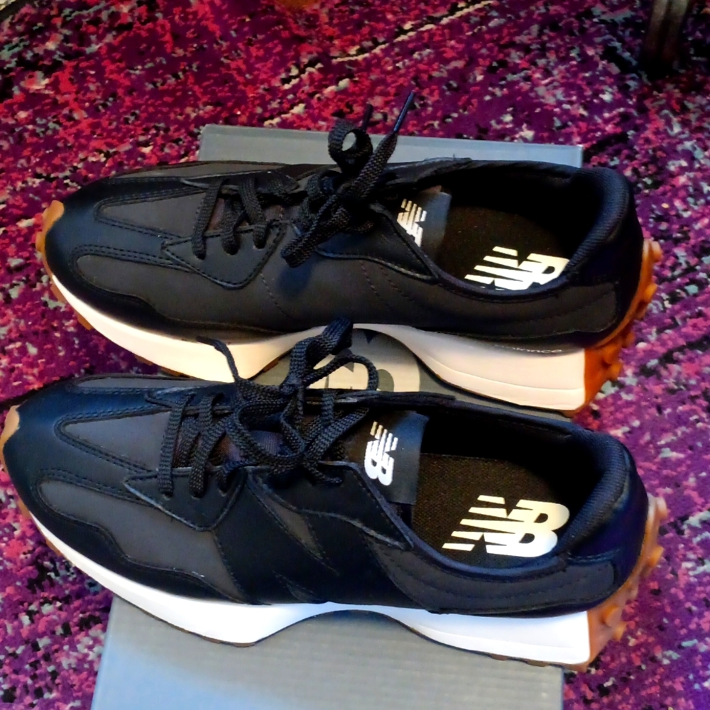 New Balance Black Phantom sneaker 9m